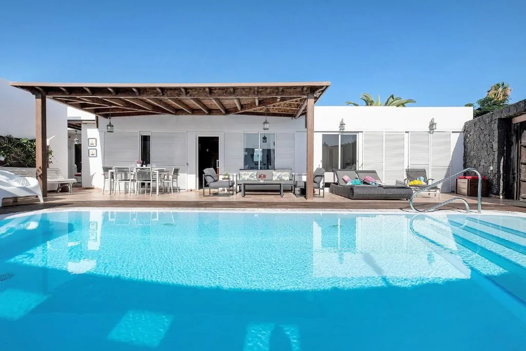 Villa — Villa Fae