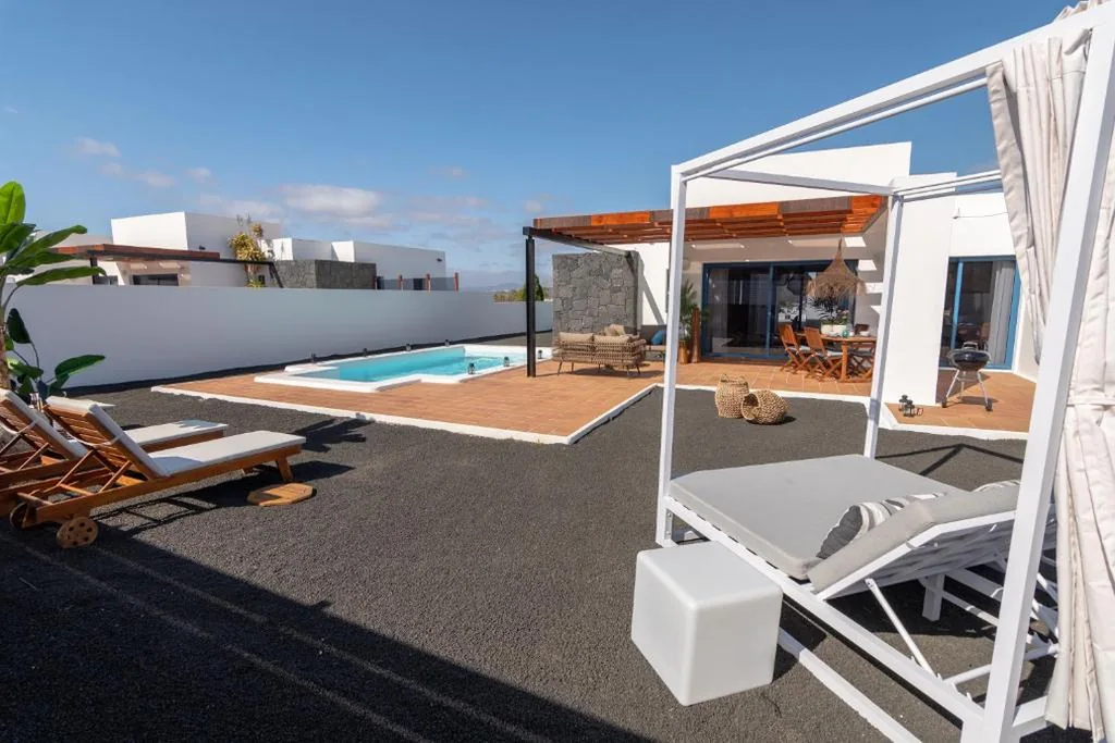 Villa avec piscine privée — Villa Famara by Villalia