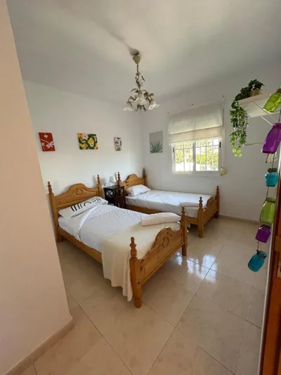 Villa FAMARA CASA EN MALAGA CERCA DE PLAYA Y AEROPUERTO HASTA 10 PERSONAS CON PISCINA PRIVADA — Foto 2
