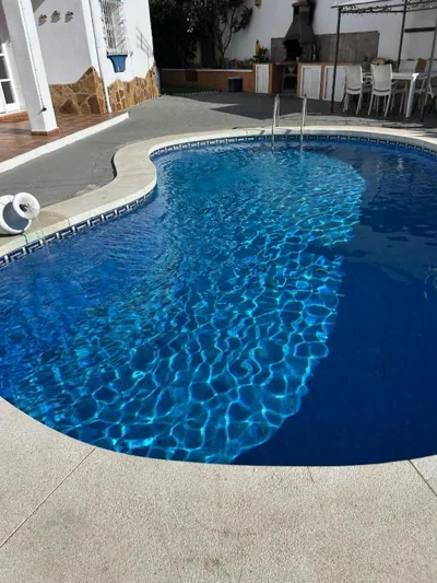 Villa FAMARA CASA EN MALAGA CERCA DE PLAYA Y AEROPUERTO HASTA 10 PERSONAS CON PISCINA PRIVADA — Foto 5