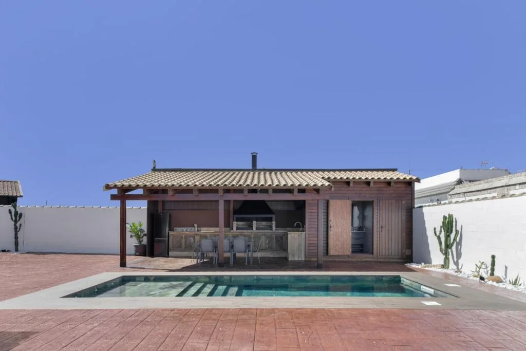 Villa com vistas para o jardim — Villa Fatema
