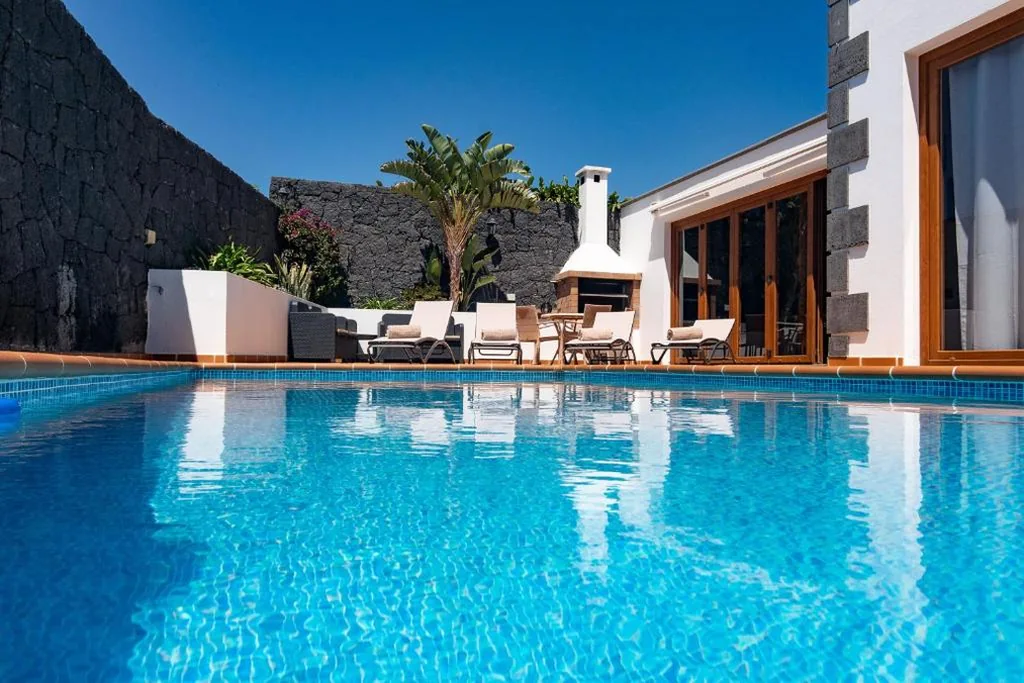 Villa con piscina privada — Villa Feel