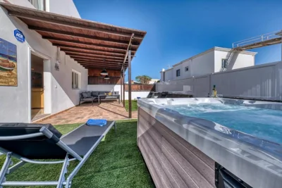 Villa Flaminia - Jacuzzi and Foosball - Just 400m from the Beach By Lanzarote Vacation Homes — foto 3
