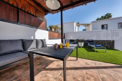 Villa Flaminia - Jacuzzi and Foosball - Just 400m from the Beach By Lanzarote Vacation Homes — foto 6