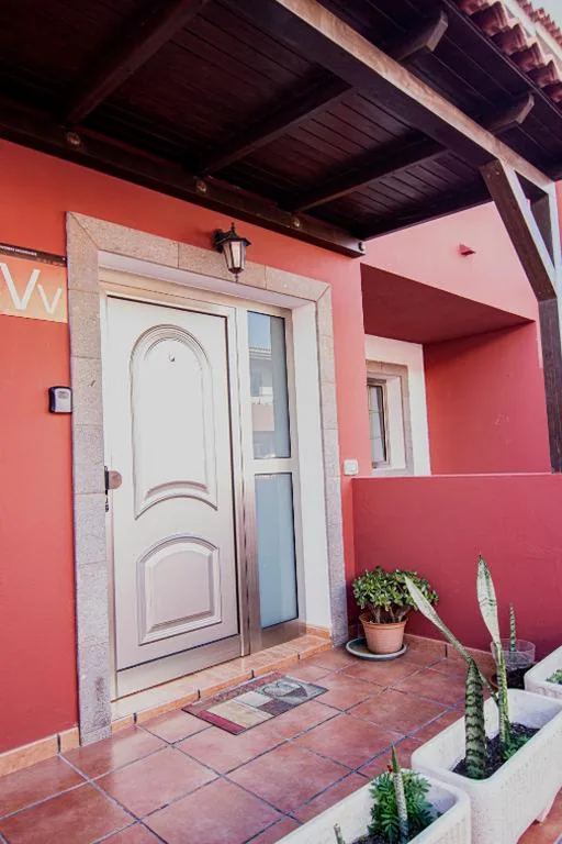 ベッドルーム1室の一棟貸し別荘 — Villa Florymar a 12 minutos del aeropuerto