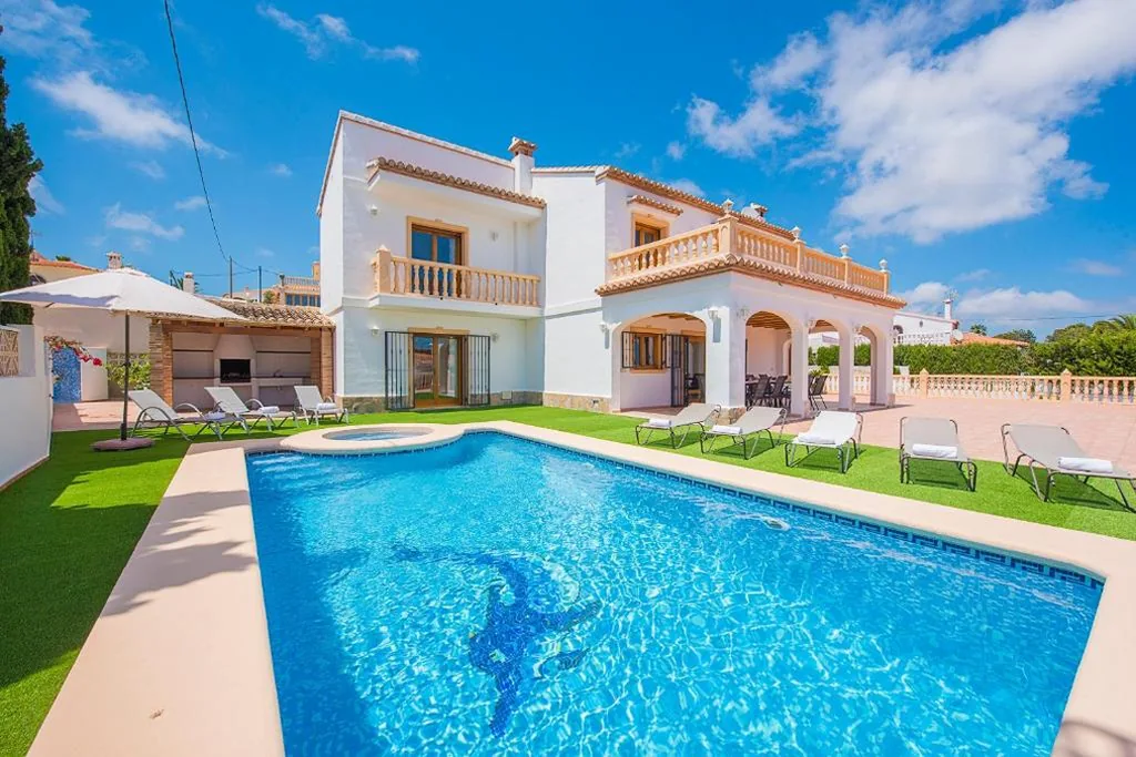 Villa con piscina privada — Villa Fuster - PlusHolidays