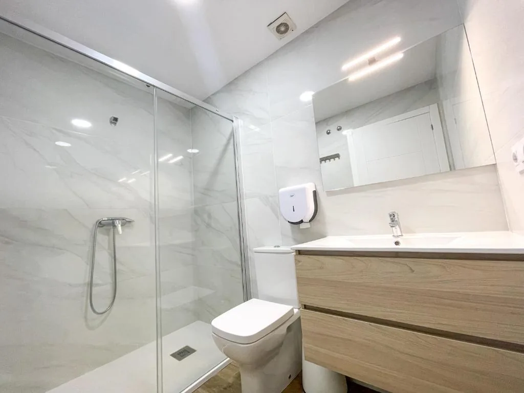 Habitación Cuádruple con terraza — Villa Galicia