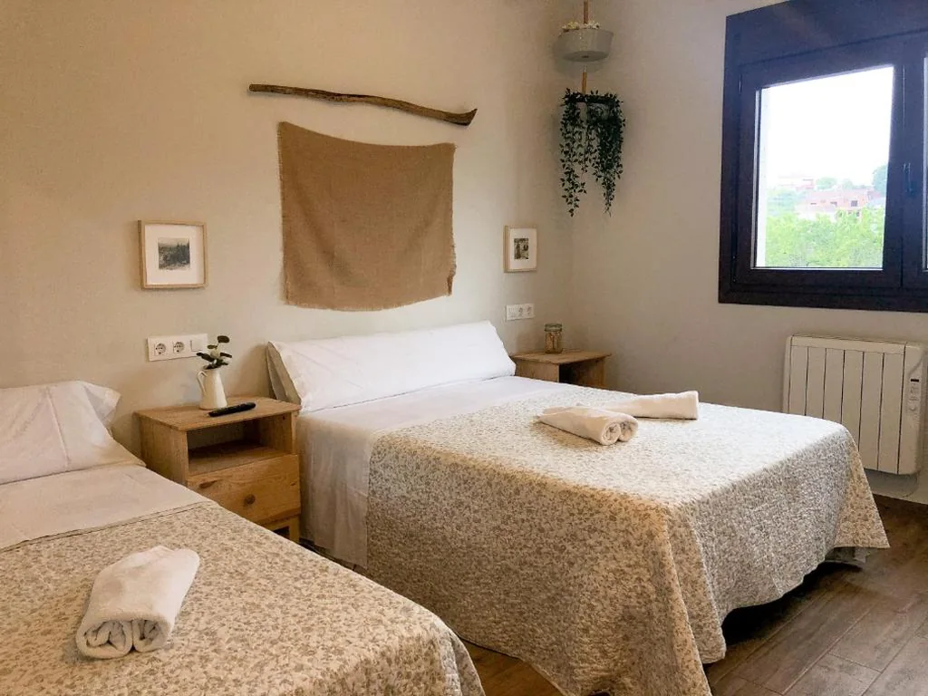 Habitación Triple con baño compartido — Villa Galicia