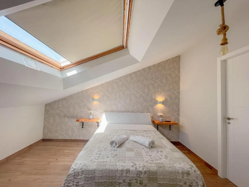 Habitación Triple con baño privado — Villa Galicia