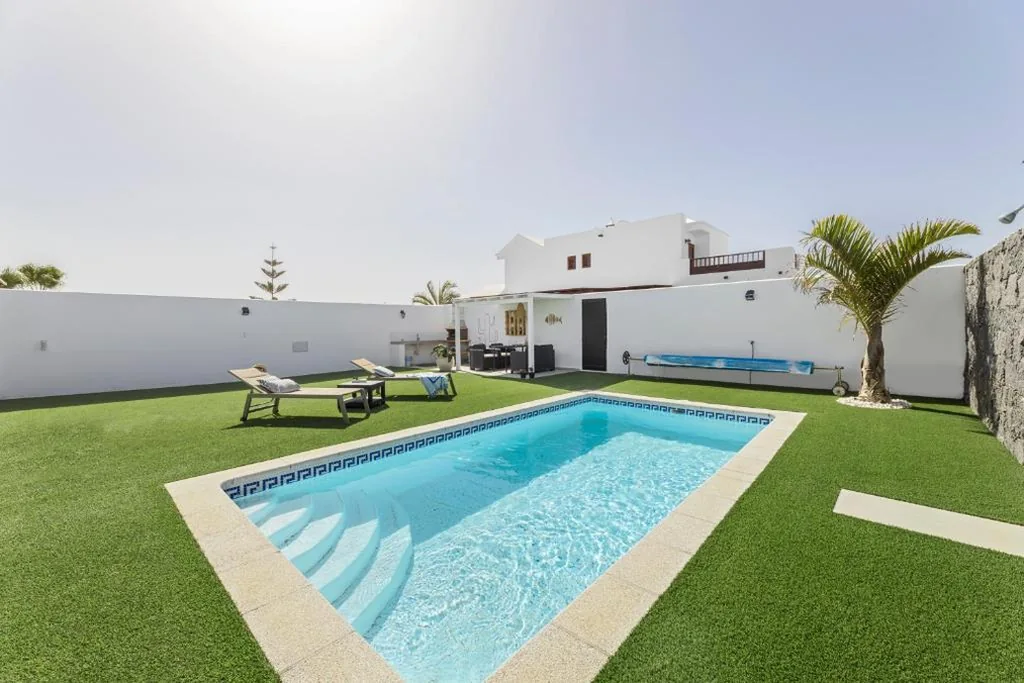 Villa met privézwembad — VILLA GARA