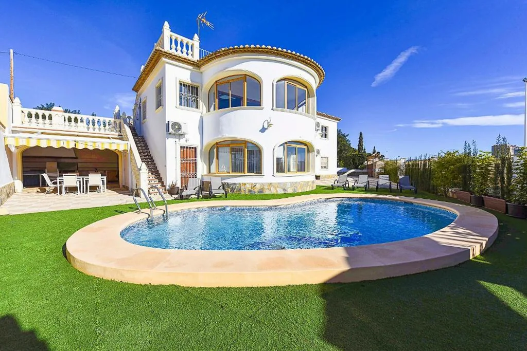 Villa met privézwembad — Villa Garrofer - PlusHolidays