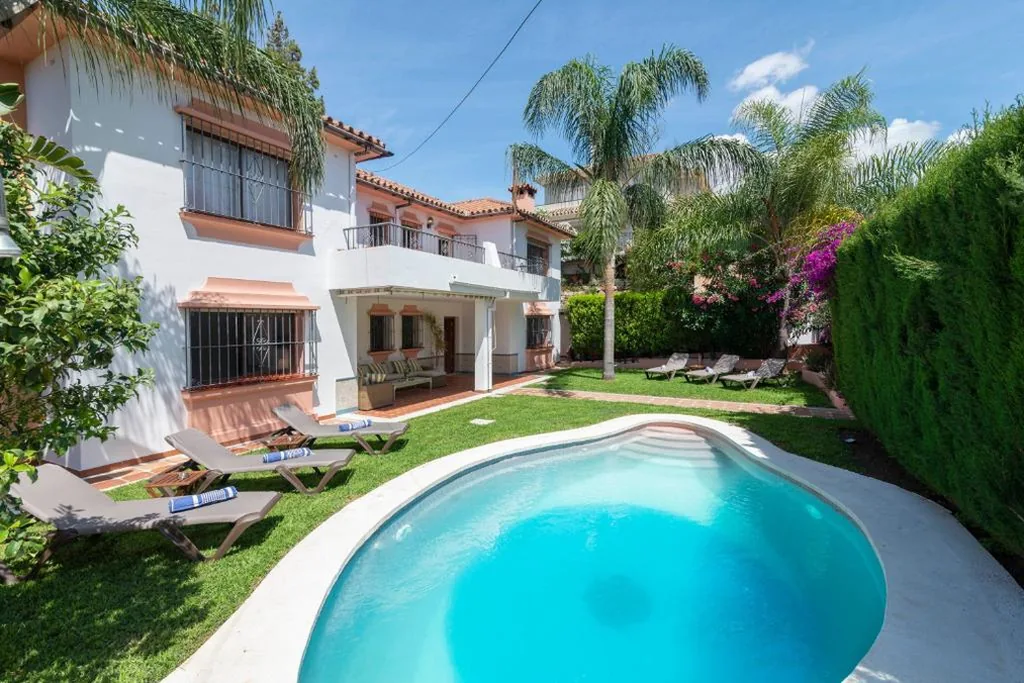 Villa avec piscine privée — Villa Giovanni - Marbella Center - Heated Pool