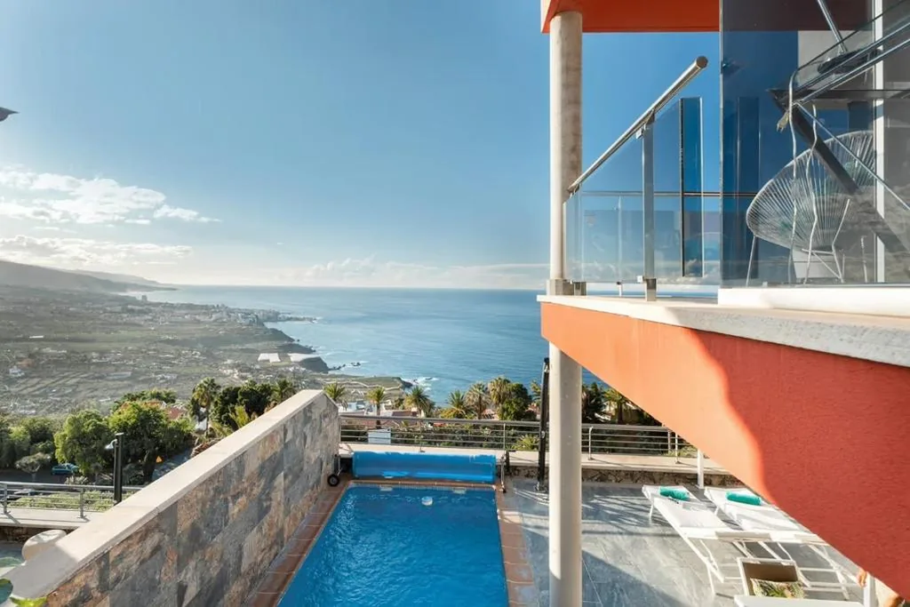 Villa mit Privatpool — Villa Golden Horizon - Heated Private Pool & Panoramic Ocean & Teide Views