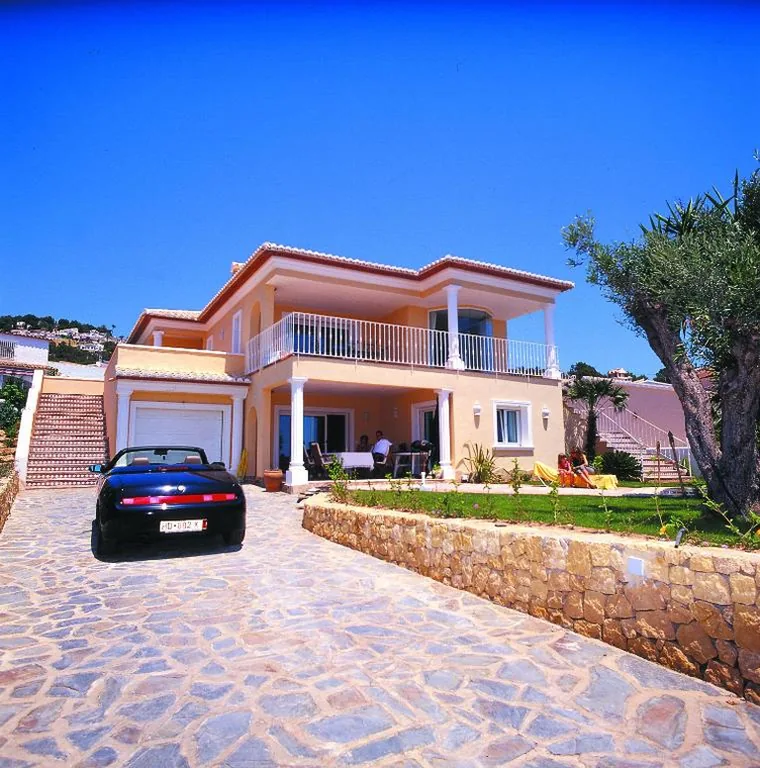 Villa con piscina privada — Villa Hermosa
