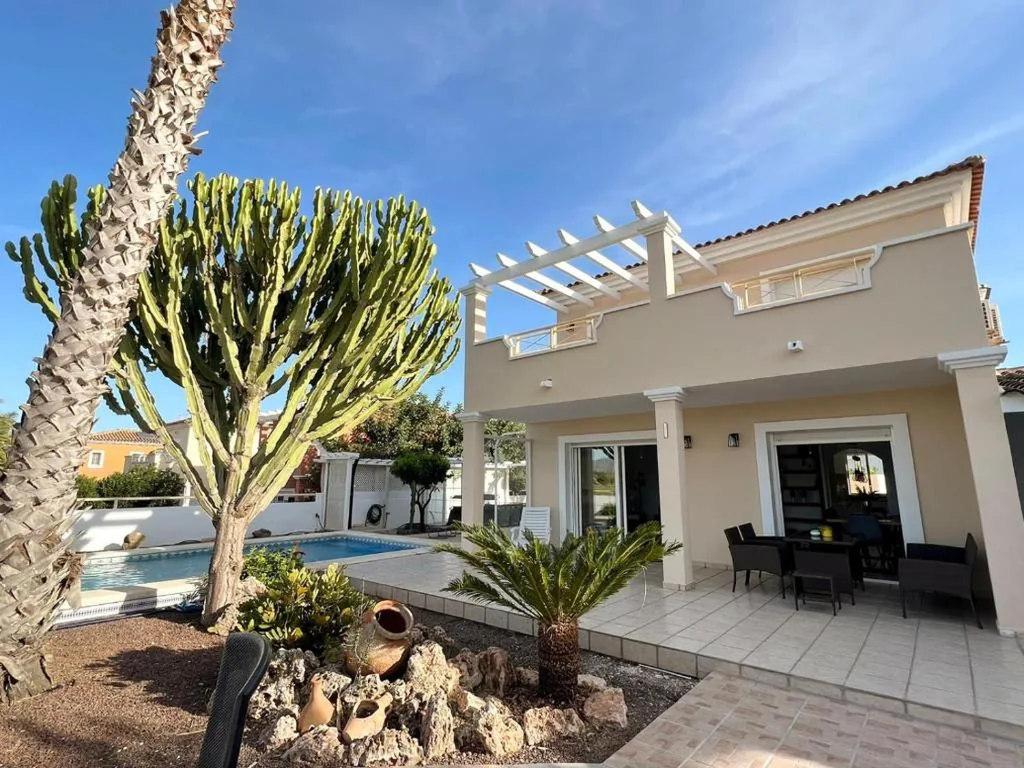 Villa con 3 camere da letto — Villa Hermosa with a private pool