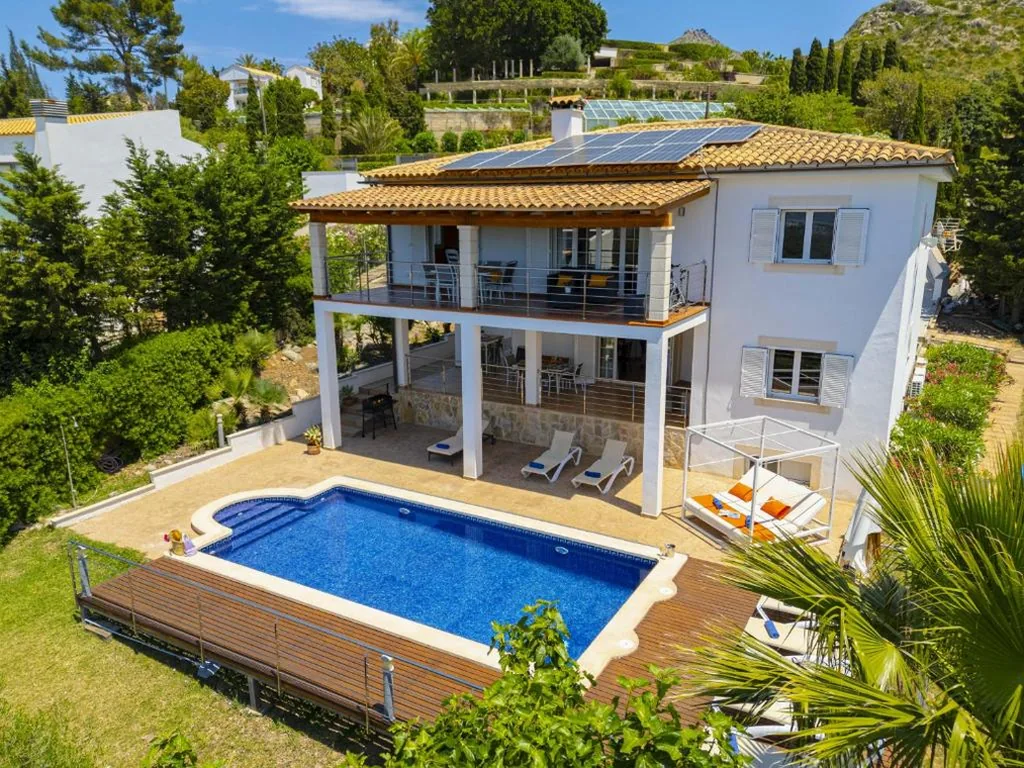 Villa con piscina privata — Villa Heura 18