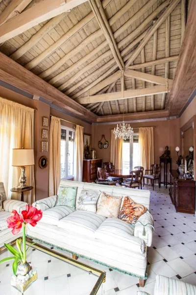 Villa histórica con jardín y piscina cerca del centro — photo 2