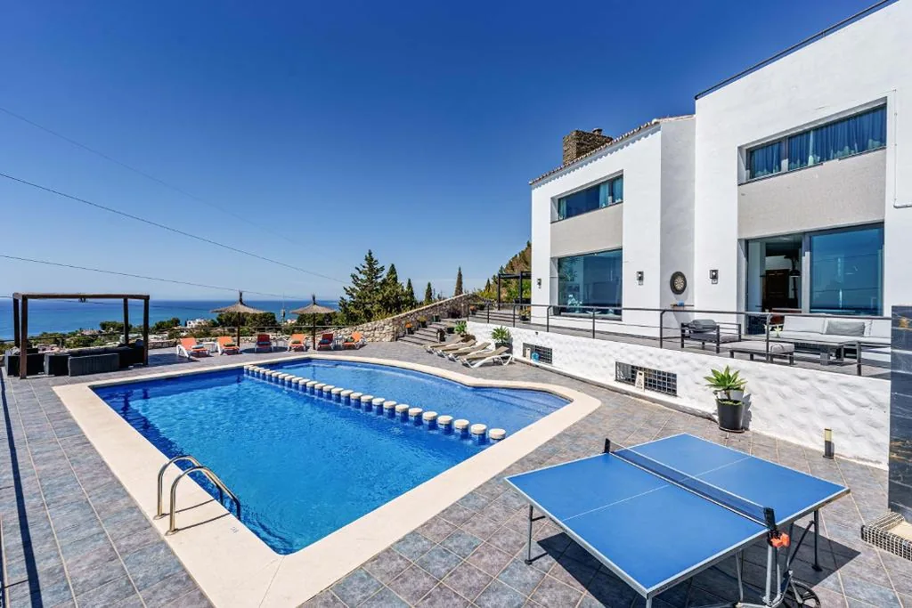 Villa — Villa Holivista