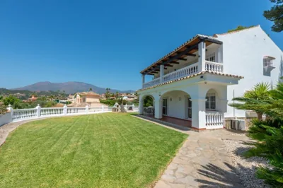 Villa Holivista Elegant 4-Bedroom Spanish Villa in Estepona — foto 7