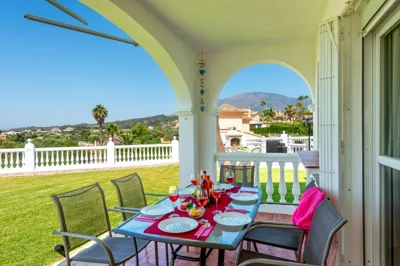 Villa Holivista Elegant 4-Bedroom Spanish Villa in Estepona — foto 12