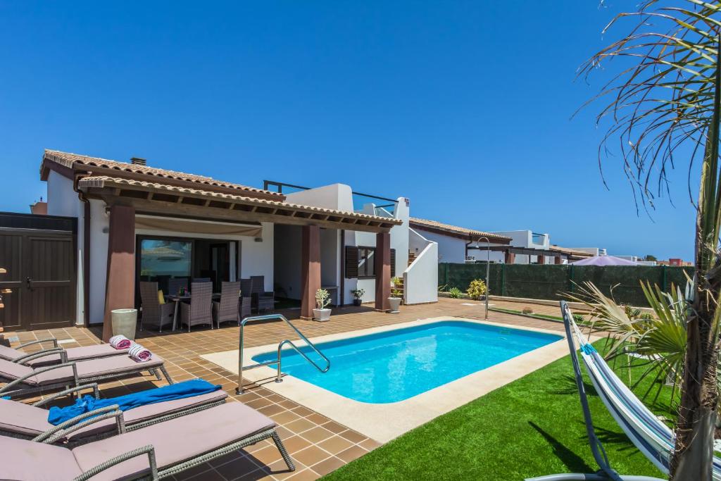 Villa Illusion