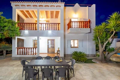 Villa in Playa D´en Bossa sleeps 9 — foto 5