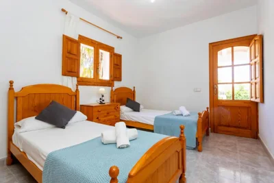 Villa in Playa D´en Bossa sleeps 9 — foto 7