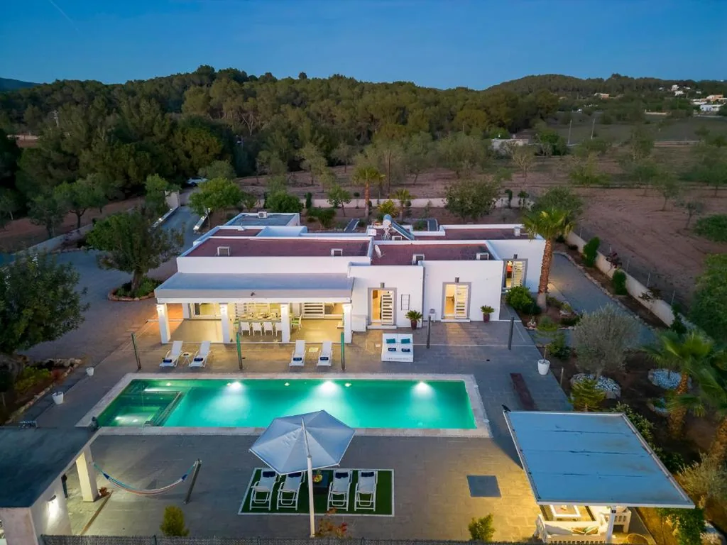 Villa — Villa in San Antonio Sleeps 10