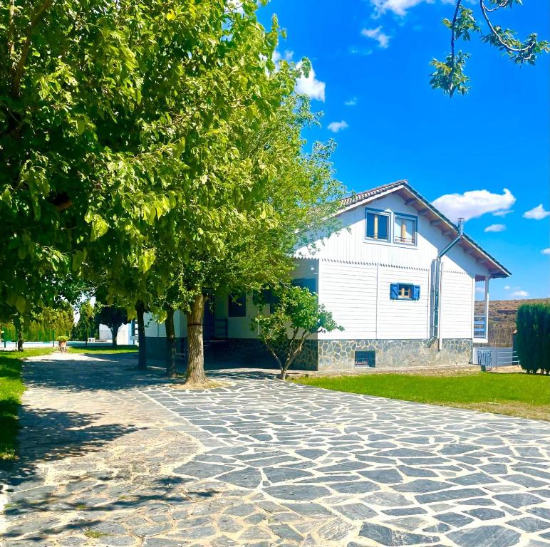 Villa Independiente con Bodega y Barbacoa - perfecto familia y grupos