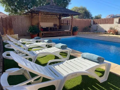 Villa Ingrid. Piscina exterior. — foto 9