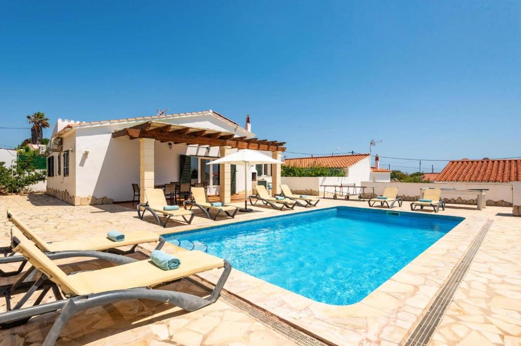 Villa Ingrid Porter by Villa Plus