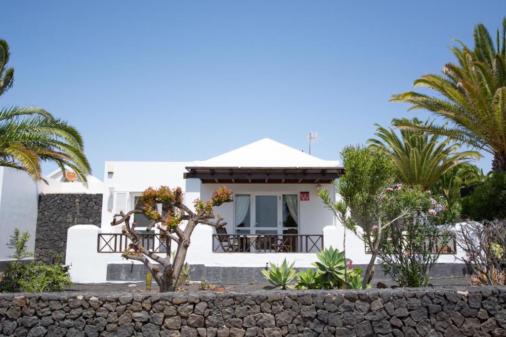 Villa Isa sea views