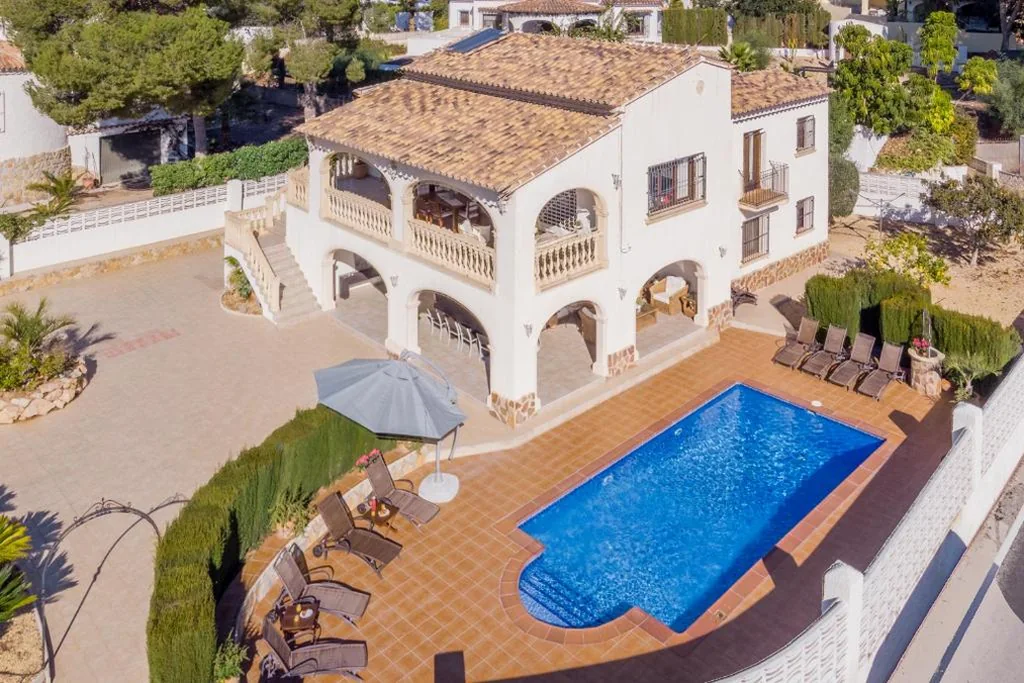 デラックスヴィラ — Villa Isabel by Sun & Sea Homes