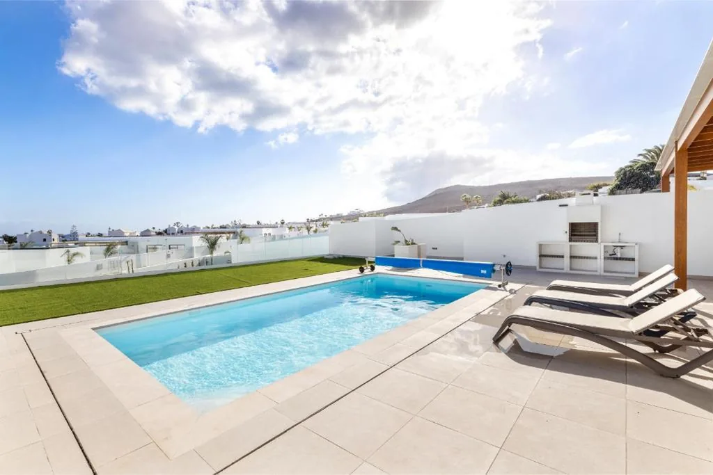Villa Deluxe — Villa Isamar 14B - Villas Lanzarote - VipVipVillas
