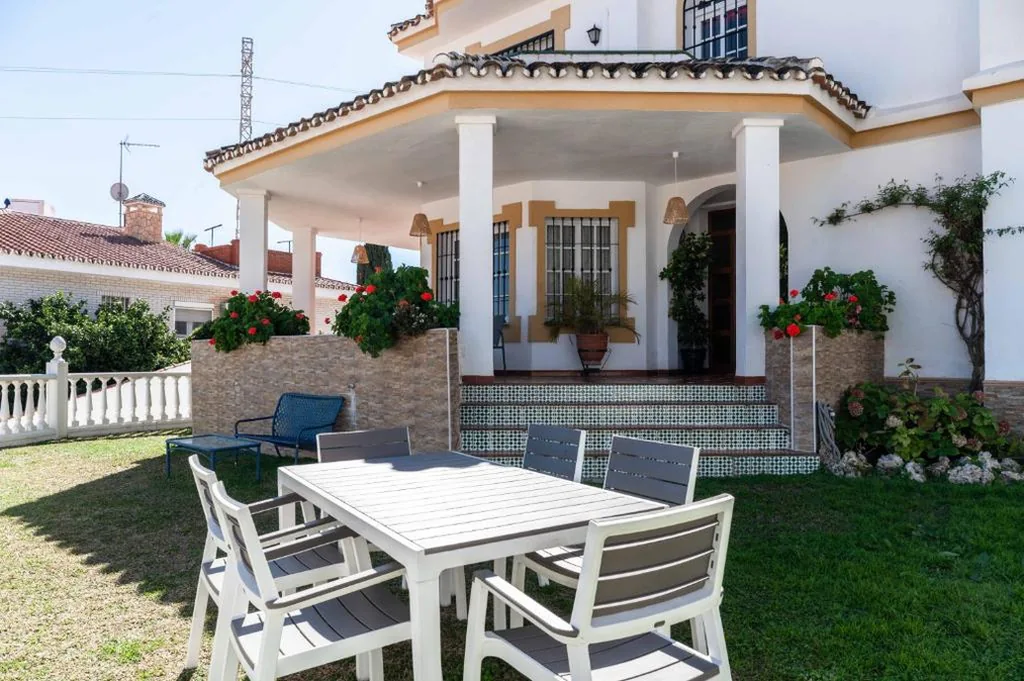 Villa with Private Pool — Villa Jacaranda Pool & Sea at Cala del Moral