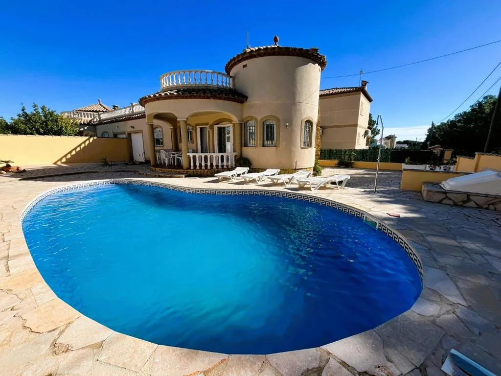 Three-Bedroom Villa — Villa Jane