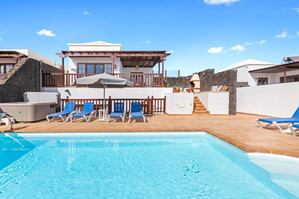 海の景色を望むヴィラ — Villa Jeamir 2