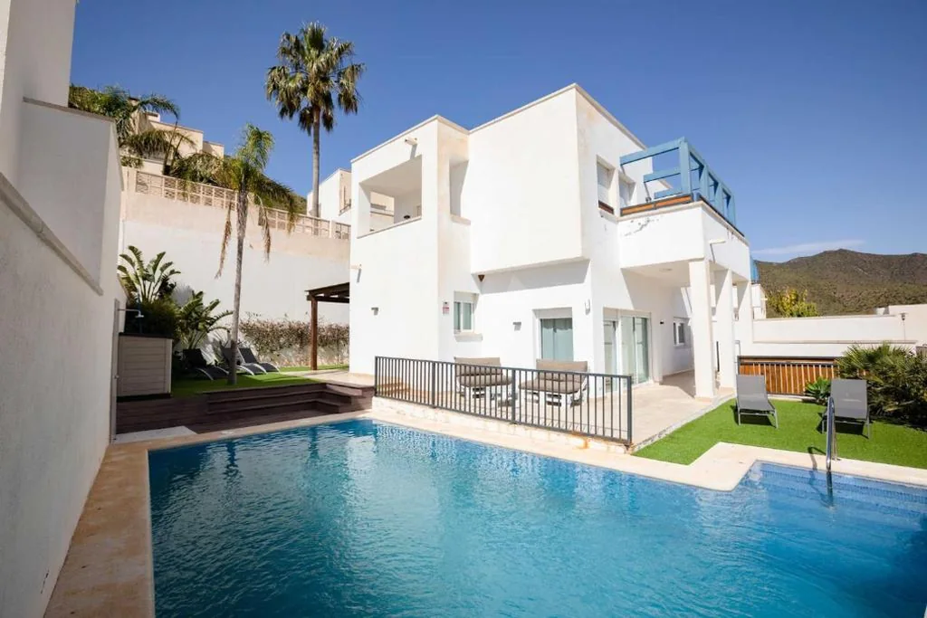 Villa — Villa Joya I
