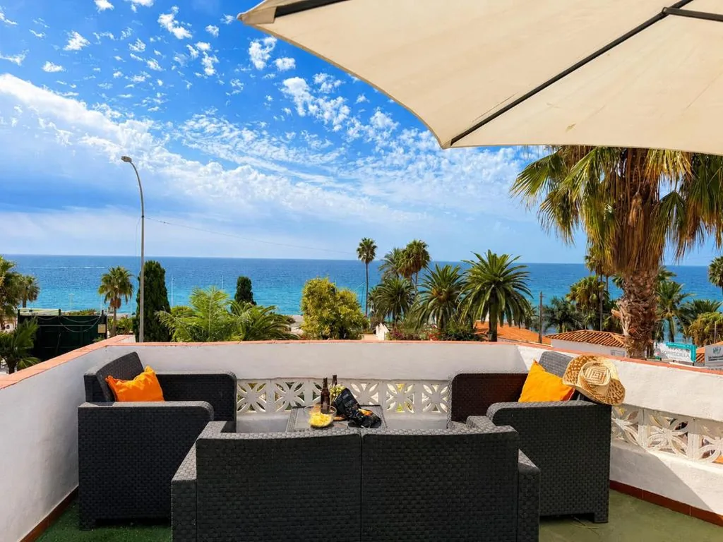 Casa — Villa Juanita con vistas al mar, Nerja