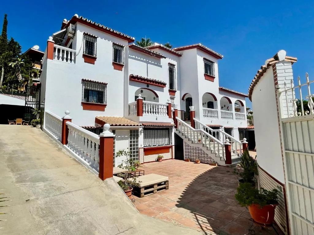 Villa con piscina privada — Villa La Casa de Pintor