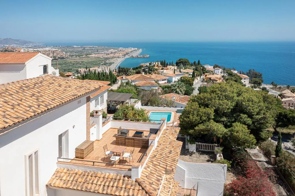 Villa con piscina privada — Villa la Colina with heated pool and jacuzzi