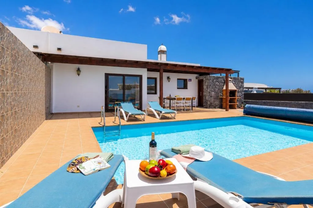 Villa — Villa La Isla