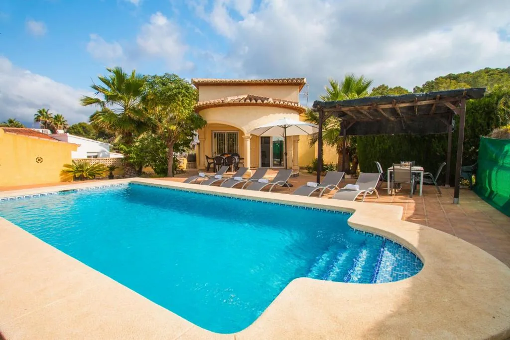 Moradia com piscina privada — Villa La Martina - PlusHolidays