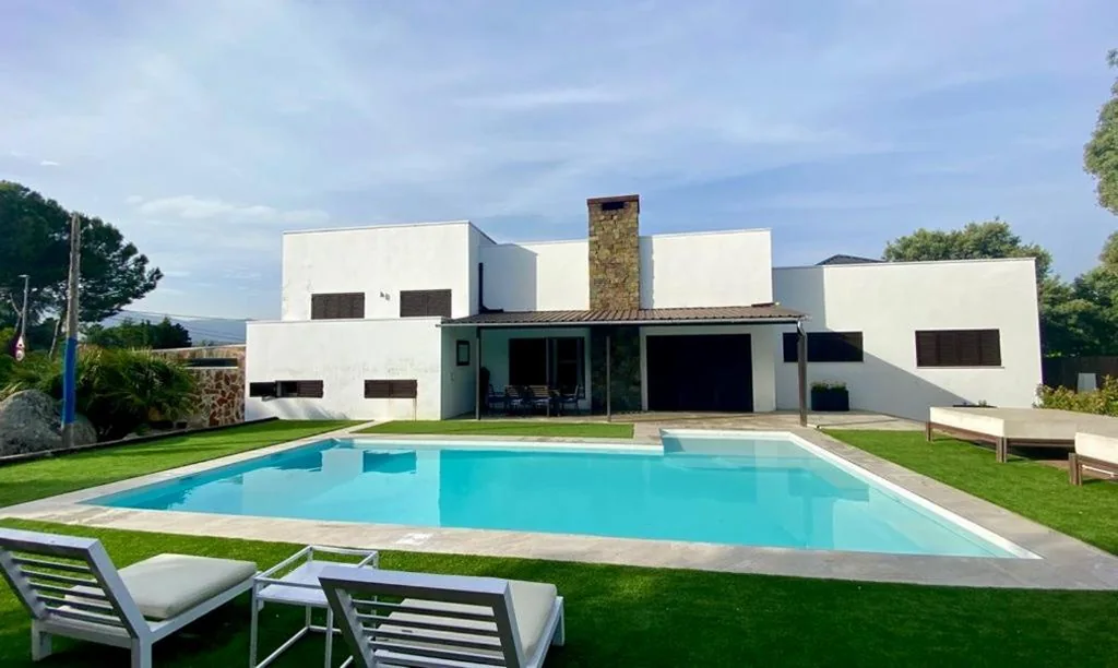 Villa con piscina privada — Villa La Roca Madrid