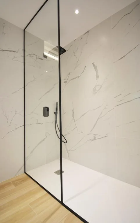 Quarto Duplo com casa de banho privativa — VILLA LAREDO ***