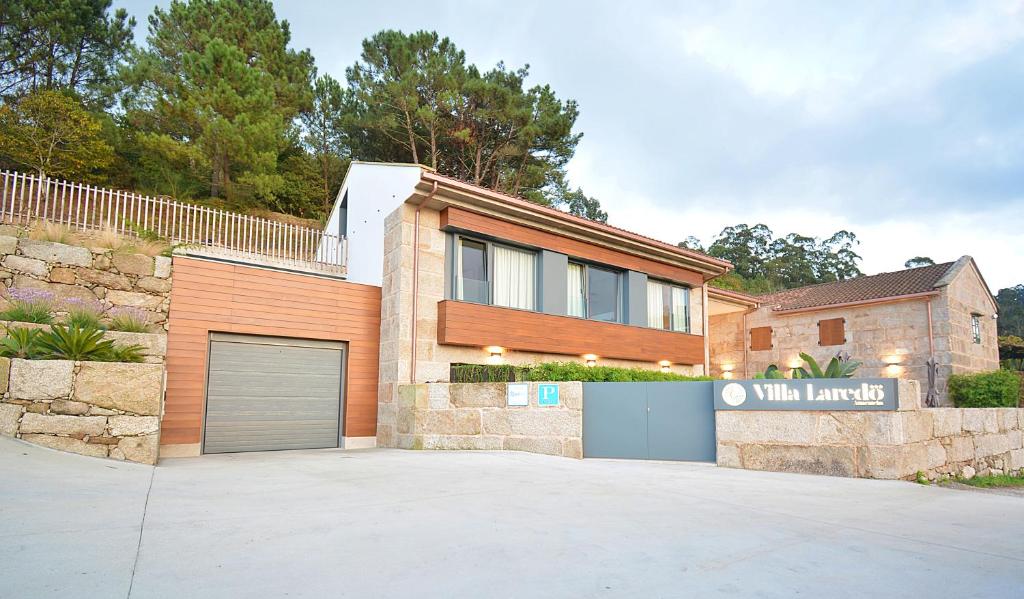 VILLA LAREDO ***
