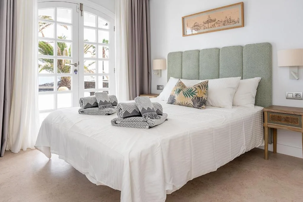 Villa Las Palmitas - Sea Views - Private Pool - Hot Tub - Table Tennis