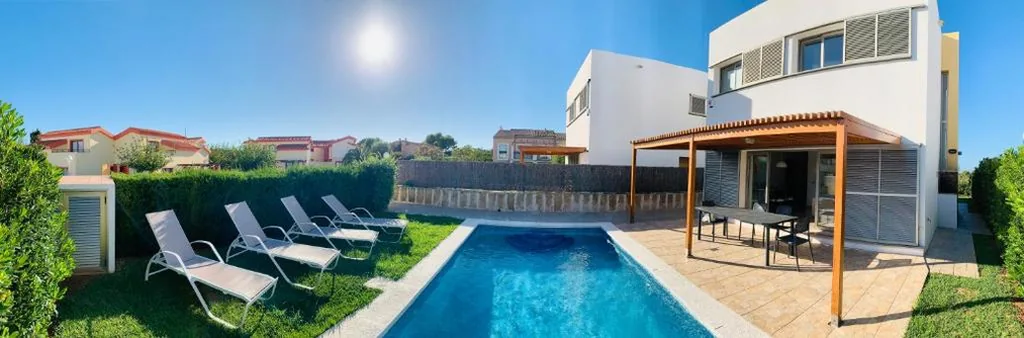 Villa con piscina privata — Villa Lauvic