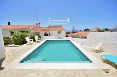 Villa Little Castle Sea&Mountain - villa vistas al mar y piscina privada en Capistrano Village urbanización, Nerja — 写真 2