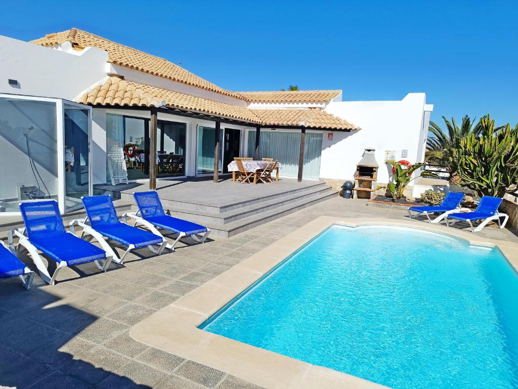 VILLA LOBOS with private pool and BBQ